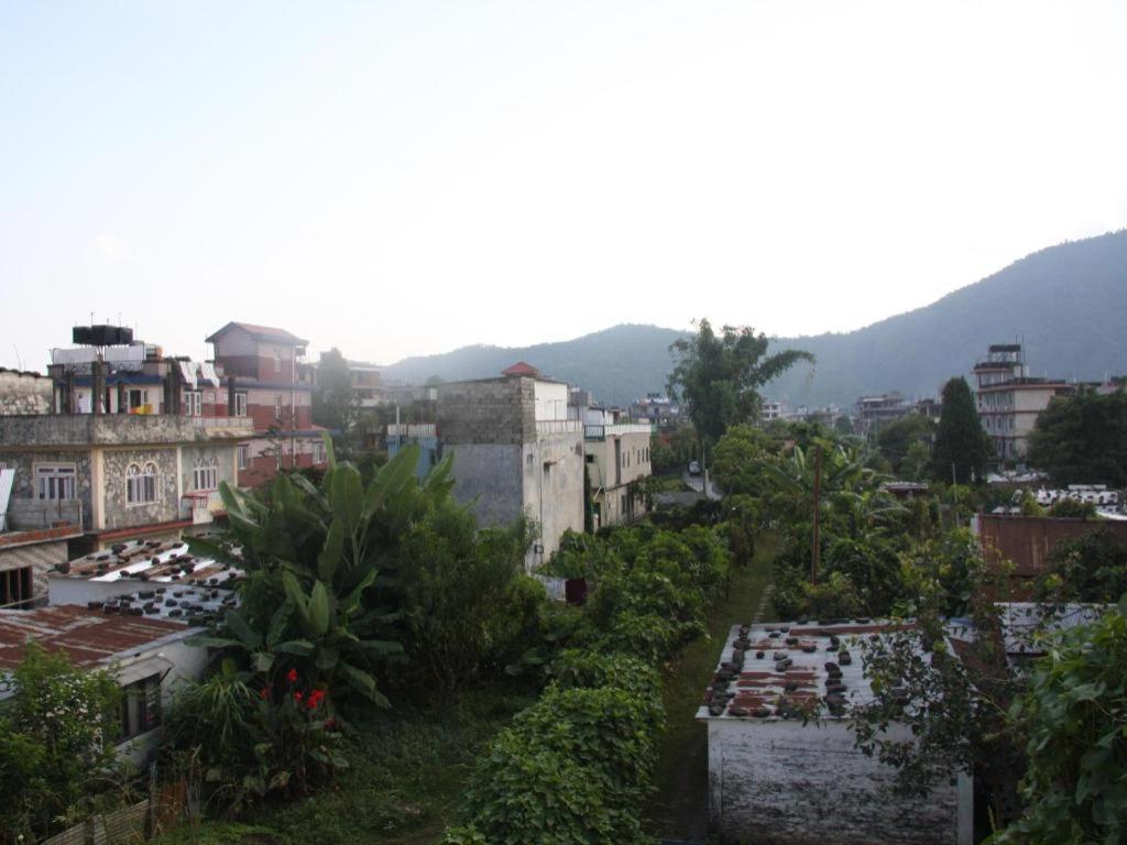 Fairmount Hotel Pokhara Extérieur photo
