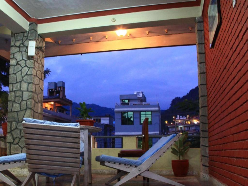 Fairmount Hotel Pokhara Extérieur photo