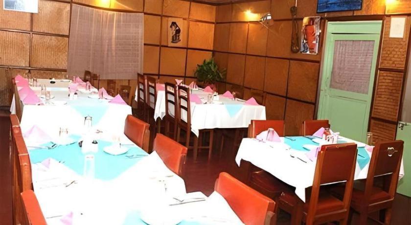 Fairmount Hotel Pokhara Extérieur photo