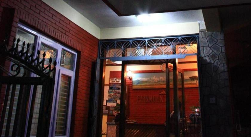 Fairmount Hotel Pokhara Extérieur photo