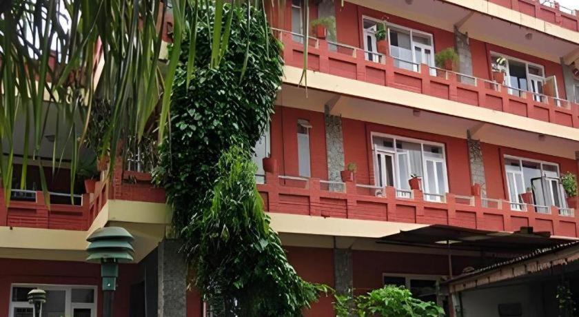 Fairmount Hotel Pokhara Extérieur photo