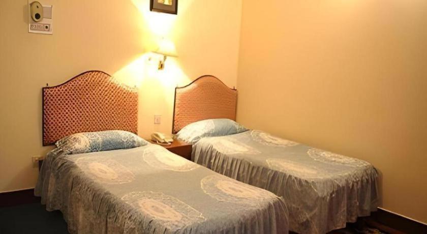 Fairmount Hotel Pokhara Extérieur photo
