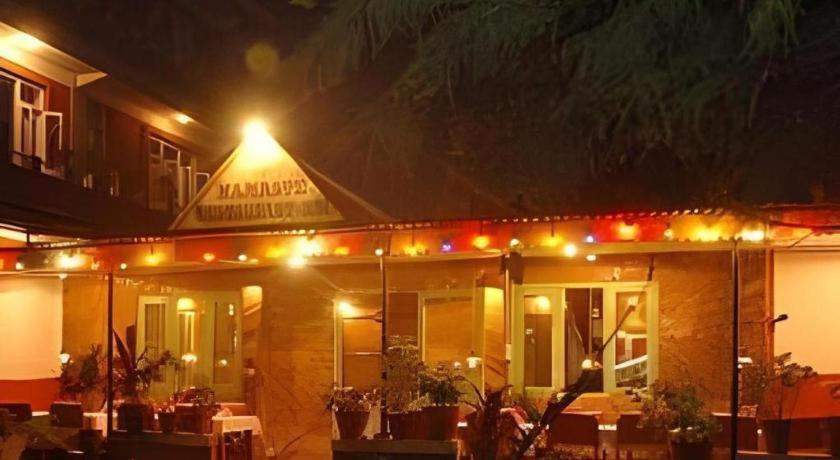Fairmount Hotel Pokhara Extérieur photo